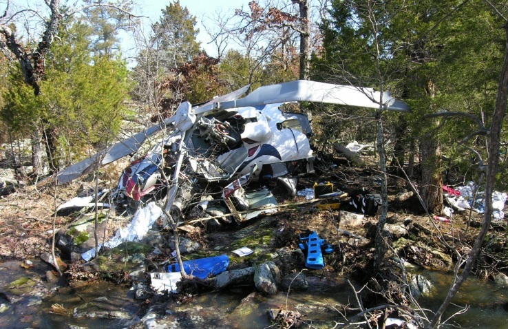 Wreckage of AS350B2 N919EM (Credit: NTSB)