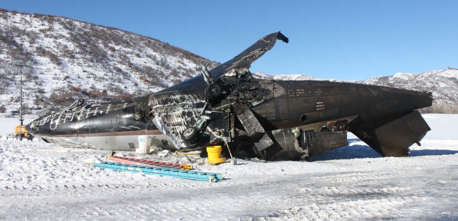 Wreckage of CL600 Challenger N115WF at Aspen (Credit: NSTB)