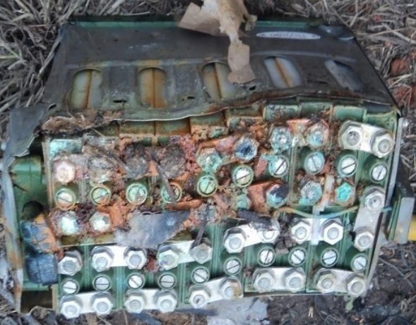 Battery for MI-172 Helicopter in BSF KA200 VT-BSA  Wreckage (Credit: DGAC)