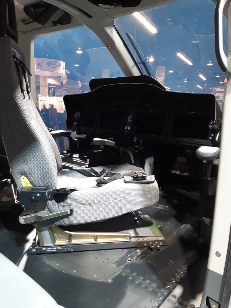 B525 Cockpit