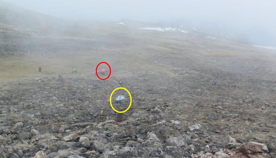 Wreckage of Air Greenland Airbus AS350B3 OY-HGT at Dye One Comms Site (Credit: AIB Denmark)