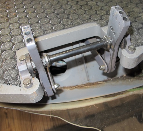 N911KB Anti-Torque Levers Missing the Pedals (Credit NTSB)