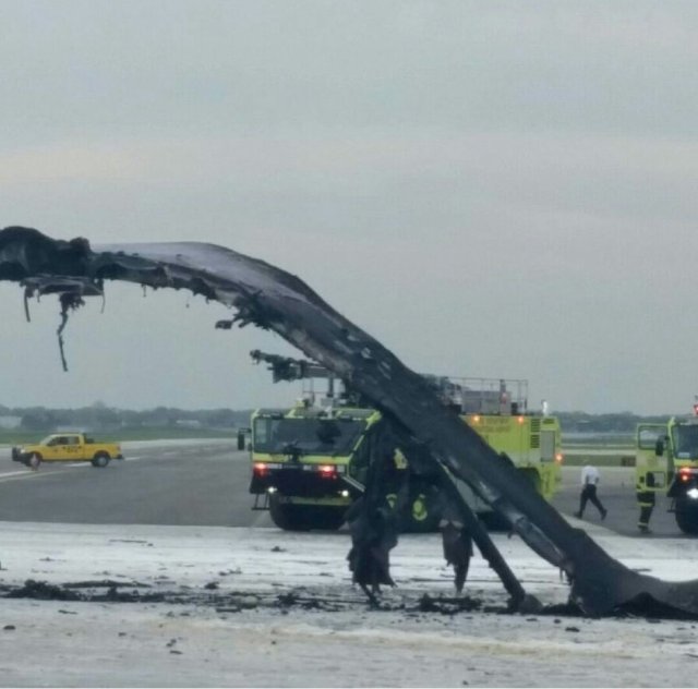 Damaged Wing of AA B767-300 N345AN (Credit: unknown)