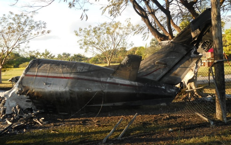 Wreckage of Aeropanamericano Beech 1990C near Miami Executive Airport (Credit: NTSB)