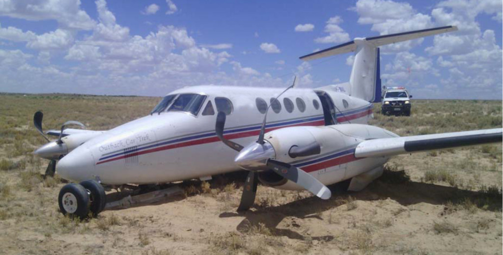 Wreckage of RFDS King Air 200 VH-MVL at Moomba Airportm SA (Credit: Airport Operator via ATSB)