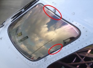 United Airlines B787-800 N26906: Seal Damage Captain's Windshield (Credit: via NTSB)