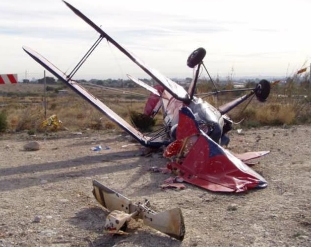 Wreckage of CASA 1131 Biplane N1950M at  Mutxamel (Alicante) on 30 December 2017 (Credit: via CIAIAC) 