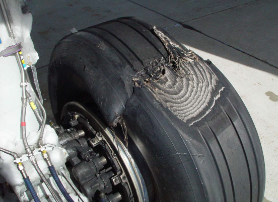 Damaged Left MLG Tyre of United Airbus A320 N442UA (Credit: NTSB)