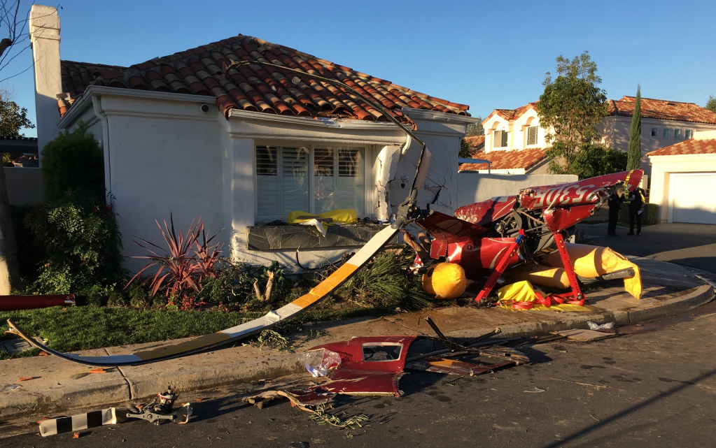 Wreckage of Robinson R44 N7530R near Newport Beach, California (Credit: via NTSB)