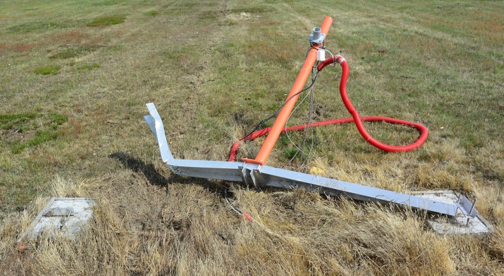 Damage to the Nearfield Antenna for Runway 28L (Credit: AIB Denmark)