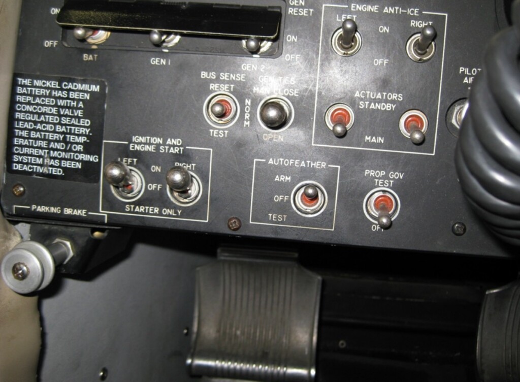 Eaglemed Beechcraft King Air C90A N1551C Ignition and Engine Start Switches (Credit: NTSB)