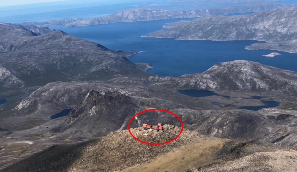 Telesite Dye One Communication Site at 4757 feet AMSL on Qaqatoqaq near Sisimiut, Greenland (Credit: via AIB Denmark) 