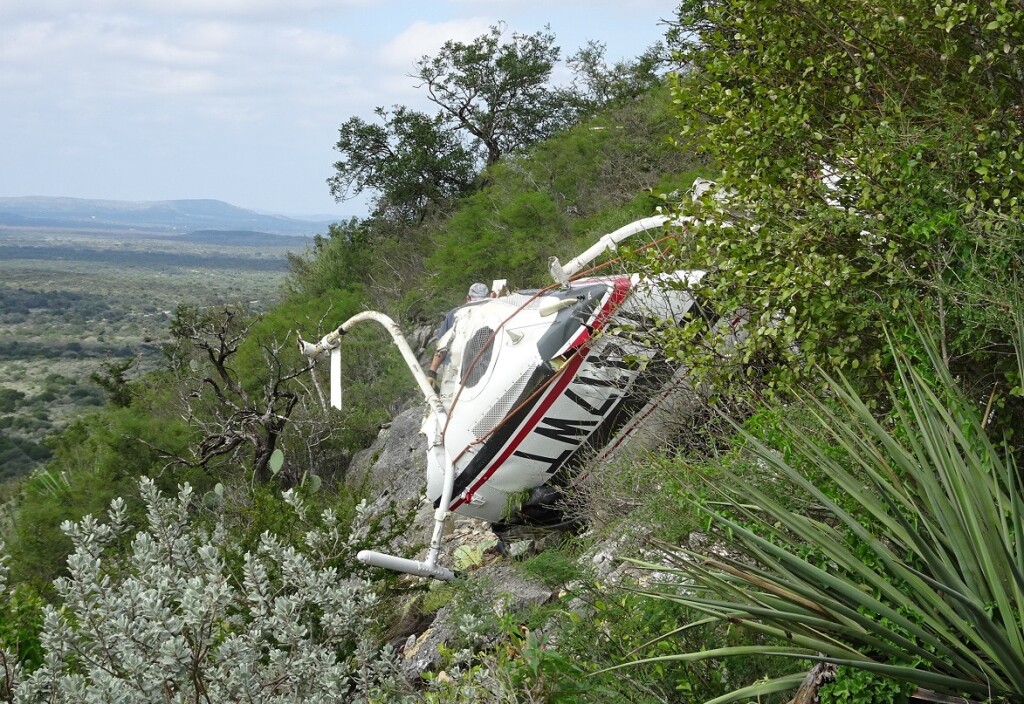 Wreckage of Bell 206B3 N417WT (Credit: Bell via NTSB)