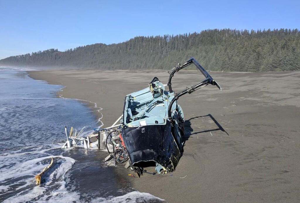 Wreckage of Airbus Helicopters AS350Be (H125) N907PL on an Alaskan Beach (Credit: NTSB)
