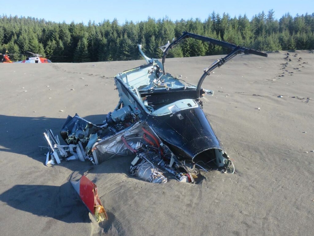Wreckage of Airbus Helicopters AS350Be (H125) N907PL on an Alaskan Beach (Credit:  USCG via NTSB)
