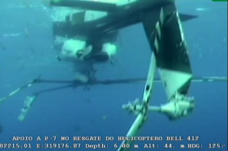Lider B412 PT-HUW Submerged Prior to Salvage Attempt (Credit: via CENIPA)