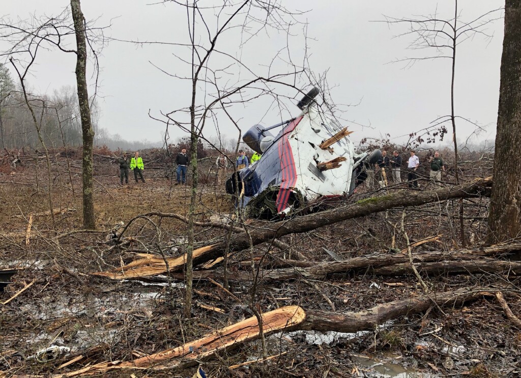 Wreckage of Arista Aviation Services Sikorsky HH-60L N260MW Outside Tullahoma, TN (Credit: FAA via NTSB)