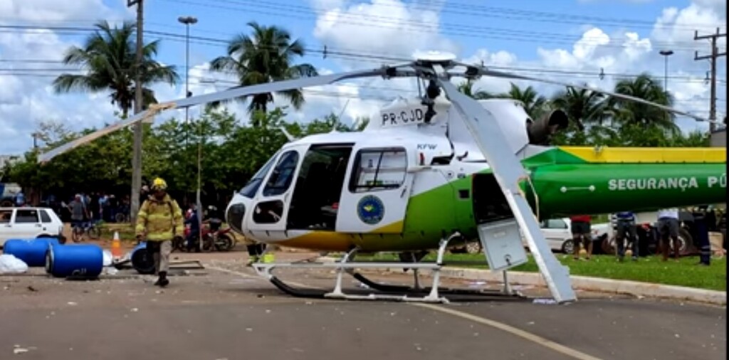 Police Airbus AS350B2 Helicopter PR-CJD After  Truck Collision (Credit: Aviação Bahia)
